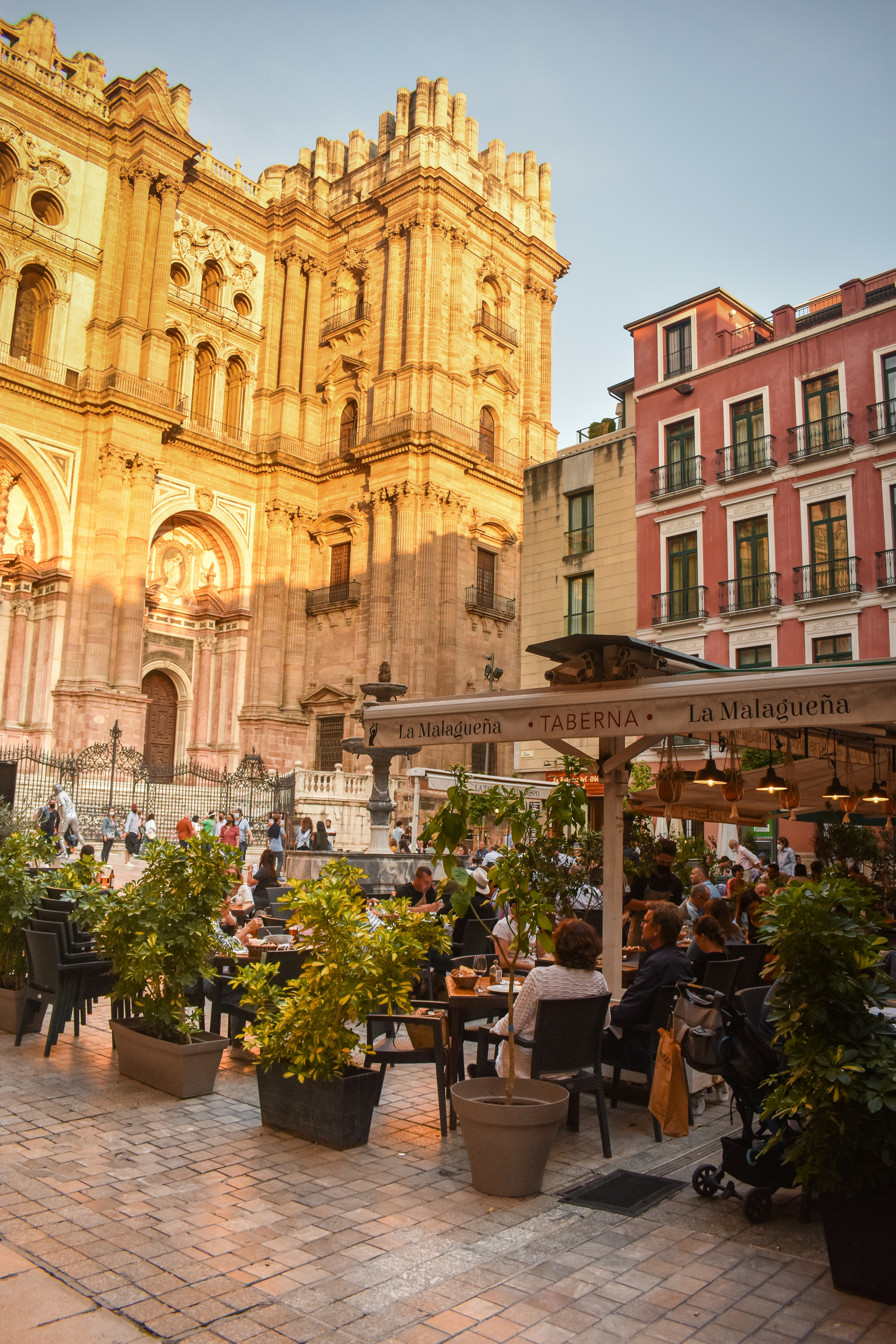 Malaga, kathedraal en restaurants in midden van de stad